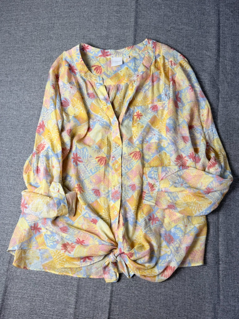 Womens Yellow Floral Button-Front Blouse - Picture 8 of 9